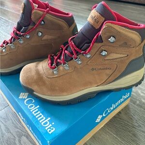 Women’s Newton Ridge Plus Waterproof hiking boots!